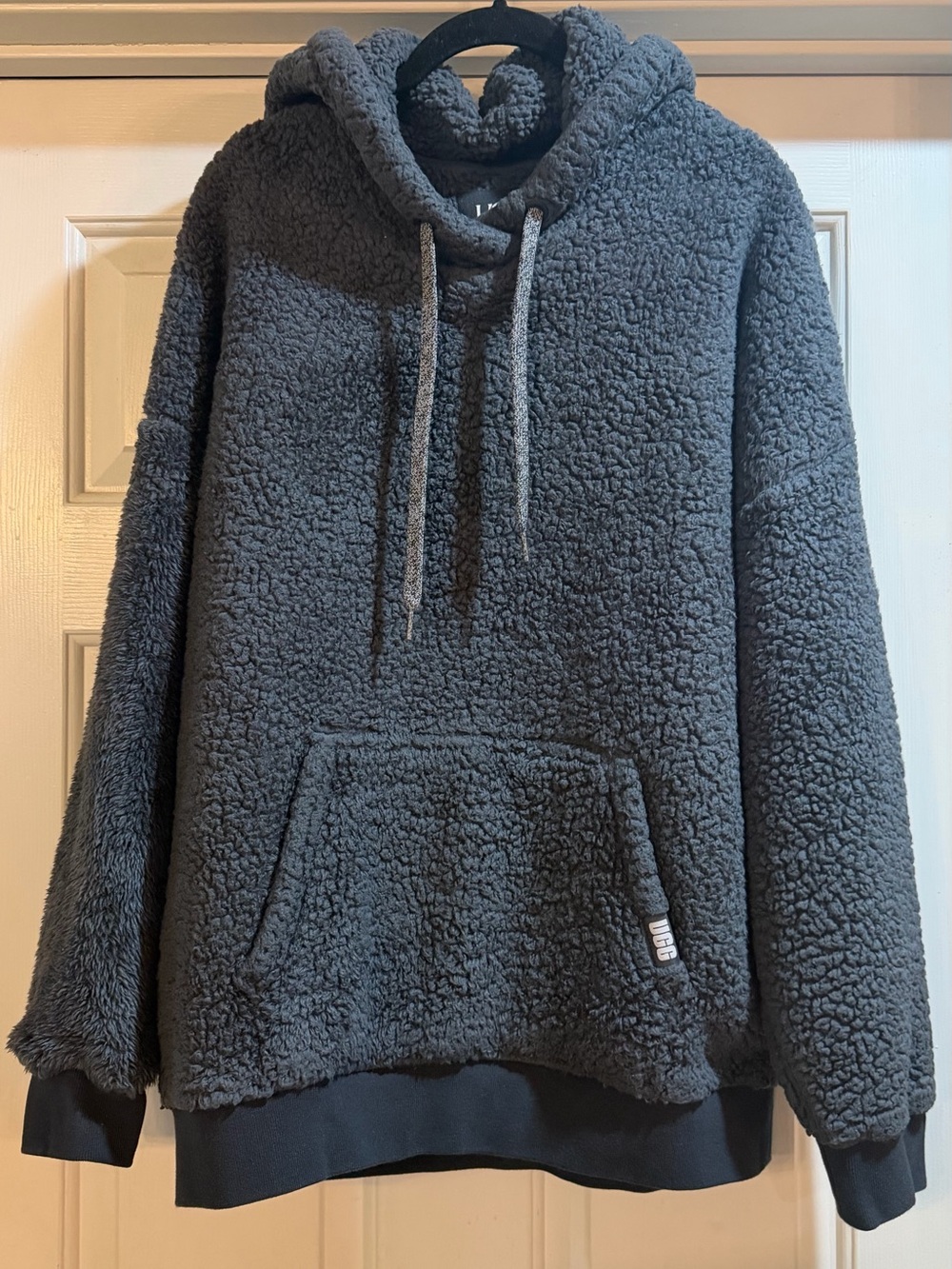 Ugg Teddy Bear Hoodie in Charcoal Gray Size Large Pit to Pit 27” #cozy #comfy